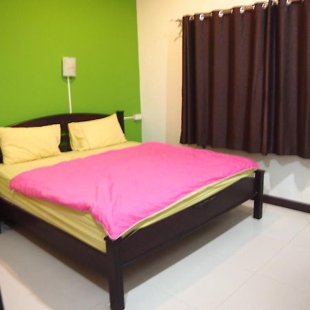 Sincere Hostel Bar And Bistro เกาะลันตา ภายนอก รูปภาพ
