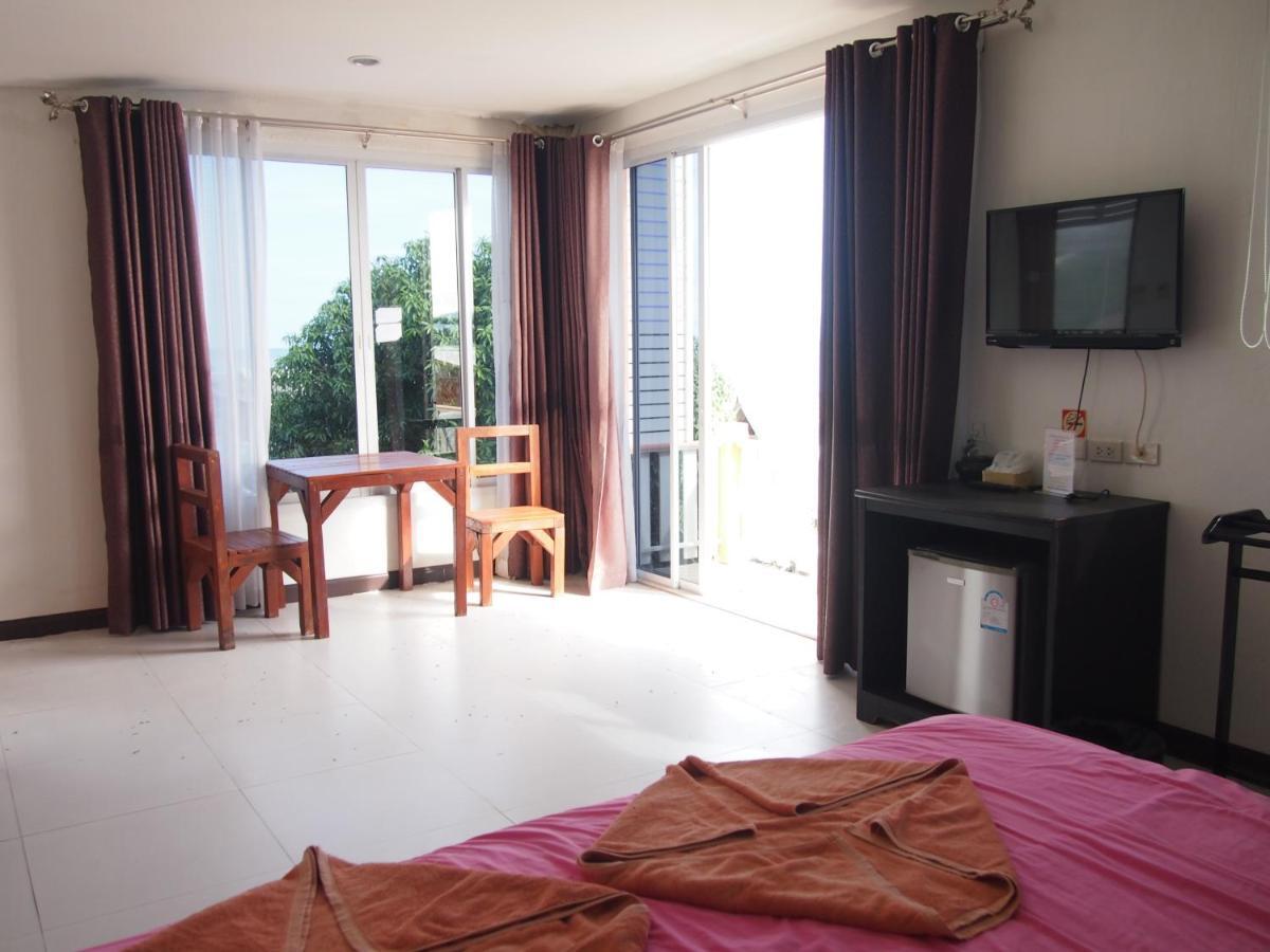 Sincere Hostel Bar And Bistro เกาะลันตา ภายนอก รูปภาพ